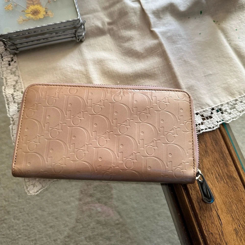 AUTHENTIC VINTAGE DIOR ZIPPY WALLET